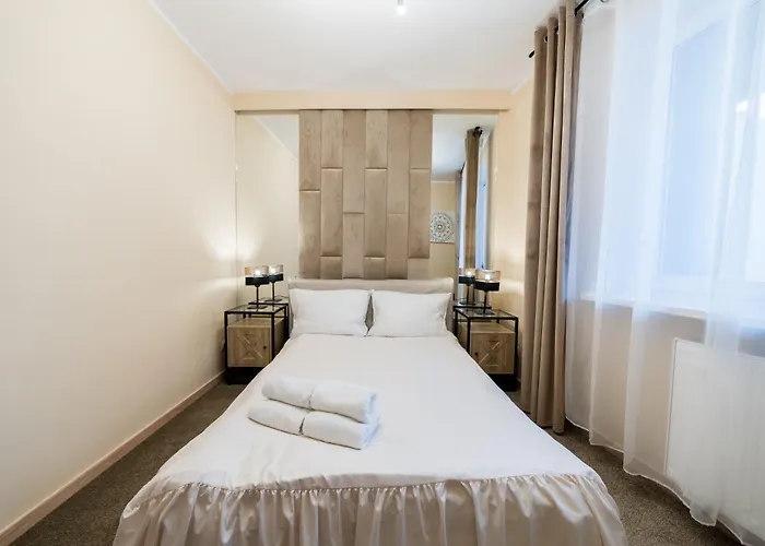 Uminskiego Spacious By Bookinghost Poznan