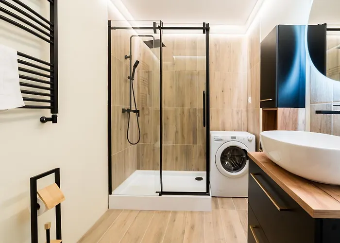 Daire Uminskiego Spacious By Bookinghost